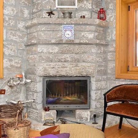Casa Feronia Stone House ヒサルヌ