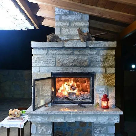 ヴィラ Casa Feronia Stone House ヒサルヌ